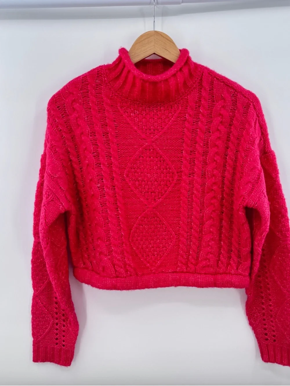 NWT Sanctuary Cable Knit Cropped Sweater Size Small Neon Pink Mock Neck Sweater - Picture 9 of 9